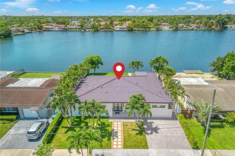 House in Miami, Florida 3 bedrooms № 1707585 - photo 18