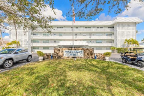 Condo in New Smyrna Beach, Florida, 2 bedrooms  № 1575156 - photo 2