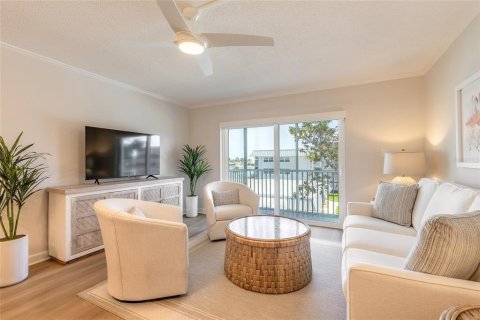 Condo in New Smyrna Beach, Florida, 2 bedrooms  № 1575156 - photo 9