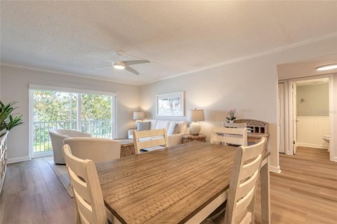 Condo in New Smyrna Beach, Florida, 2 bedrooms  № 1575156 - photo 7