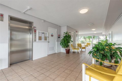 Condo in New Smyrna Beach, Florida, 2 bedrooms  № 1575156 - photo 11