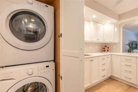 Condo in New Smyrna Beach, Florida, 2 bedrooms  № 1575156 - photo 27