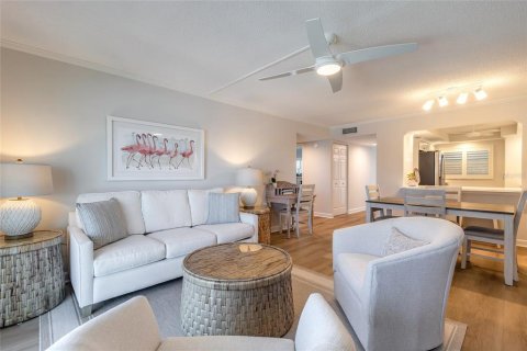 Condo in New Smyrna Beach, Florida, 2 bedrooms  № 1575156 - photo 25