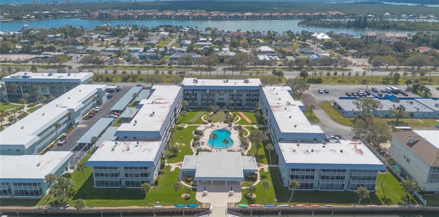 Condo in New Smyrna Beach, Florida, 2 bedrooms  № 1575156