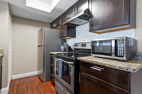 Condo in Kissimmee, Florida, 3 bedrooms  № 1879642 - photo 13