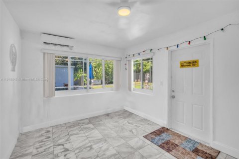 Villa ou maison à vendre à Miami Shores, Floride: 3 chambres, 149.48 m2 № 1973893 - photo 22