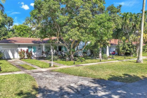Villa ou maison à vendre à Miami Shores, Floride: 3 chambres, 149.48 m2 № 1973893 - photo 2
