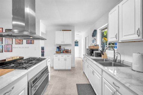 Villa ou maison à vendre à Miami Shores, Floride: 3 chambres, 149.48 m2 № 1973893 - photo 10
