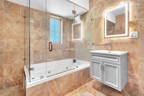 Villa ou maison à vendre à Miami Shores, Floride: 3 chambres, 149.48 m2 № 1973893 - photo 18