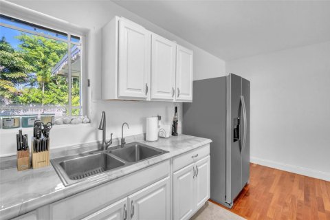 Villa ou maison à vendre à Miami Shores, Floride: 3 chambres, 149.48 m2 № 1973893 - photo 11