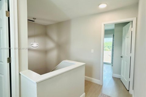 House in Wellington, Florida 2 bedrooms, 122.45 sq.m. № 1992890 - photo 21