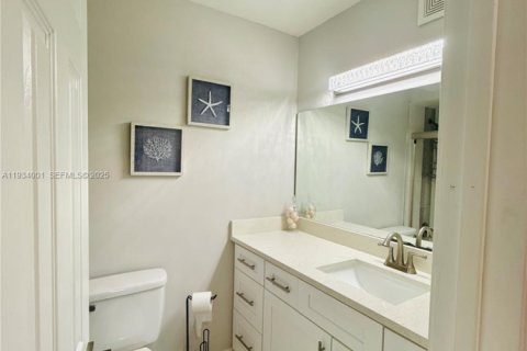 House in Wellington, Florida 2 bedrooms, 122.45 sq.m. № 1992890 - photo 18