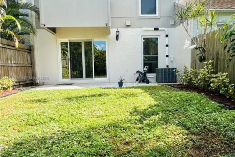 House in Wellington, Florida 2 bedrooms, 122.45 sq.m. № 1992890 - photo 27