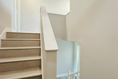 House in Wellington, Florida 2 bedrooms, 122.45 sq.m. № 1992890 - photo 13