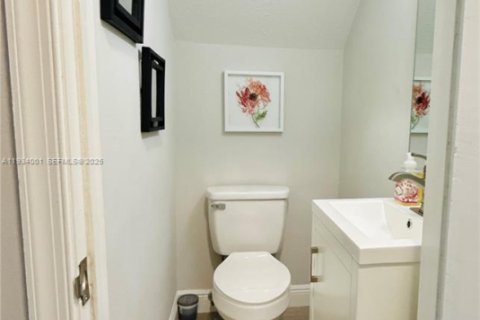 House in Wellington, Florida 2 bedrooms, 122.45 sq.m. № 1992890 - photo 10