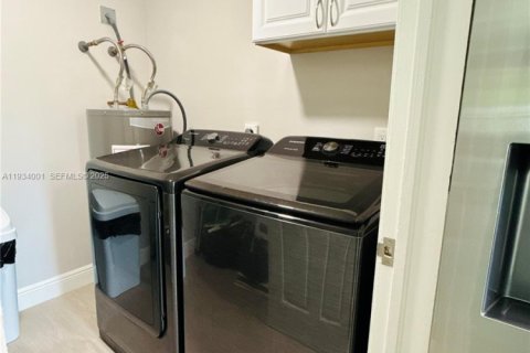 House in Wellington, Florida 2 bedrooms, 122.45 sq.m. № 1992890 - photo 25