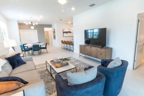 House in DEL WEBB NAPLES in Immokalee, Florida 2 bedrooms, 143 sq.m. № 56935 - photo 1