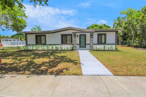 Casa en venta en North Miami, Florida, 3 dormitorios, 145.67 m2 № 1779533 - foto 23