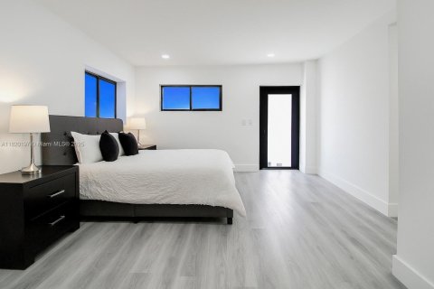 Casa en venta en North Miami, Florida, 3 dormitorios, 145.67 m2 № 1779533 - foto 6