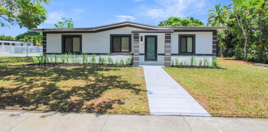 Casa en North Miami, Florida 3 dormitorios, 145.67 m2 № 1779533