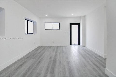 Casa en venta en North Miami, Florida, 3 dormitorios, 145.67 m2 № 1779533 - foto 7