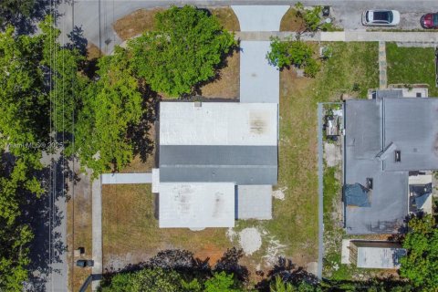 Casa en venta en North Miami, Florida, 3 dormitorios, 145.67 m2 № 1779533 - foto 30