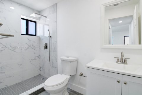 Casa en venta en North Miami, Florida, 3 dormitorios, 145.67 m2 № 1779533 - foto 20