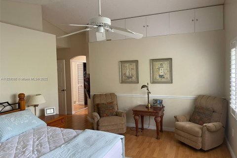 Villa ou maison à vendre à Hollywood, Floride: 4 chambres, 213.68 m2 № 1928334 - photo 10