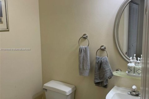 Villa ou maison à vendre à Hollywood, Floride: 4 chambres, 213.68 m2 № 1928334 - photo 7