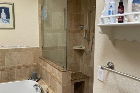 Villa ou maison à vendre à Hollywood, Floride: 4 chambres, 213.68 m2 № 1928334 - photo 6