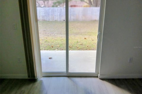 Copropriété à louer à Gainesville, Floride: 2 chambres, 90.39 m2 № 2167832 - photo 5