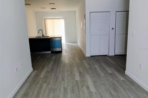 Copropriété à louer à Gainesville, Floride: 2 chambres, 90.39 m2 № 2167832 - photo 3
