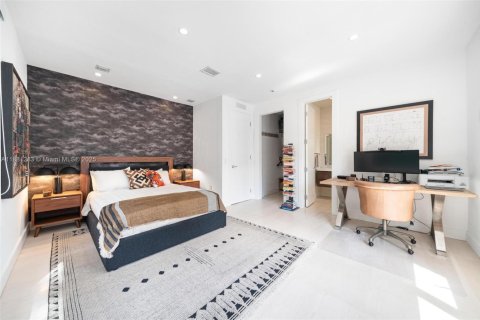 House in Miami Beach, Florida 4 bedrooms, 299.89 sq.m. № 2015267 - photo 26