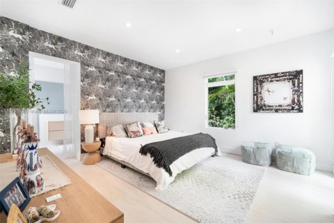 House in Miami Beach, Florida 4 bedrooms, 299.89 sq.m. № 2015267 - photo 17