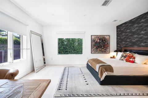 House in Miami Beach, Florida 4 bedrooms, 299.89 sq.m. № 2015267 - photo 27