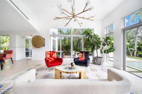 House in Miami Beach, Florida 4 bedrooms, 299.89 sq.m. № 2015267 - photo 2