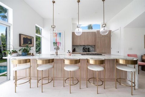 House in Miami Beach, Florida 4 bedrooms, 299.89 sq.m. № 2015267 - photo 8