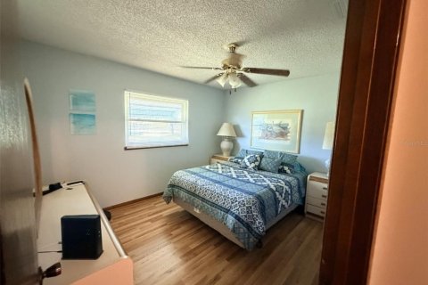 House in Ocala, Florida 3 bedrooms, 135.27 sq.m. № 2400270 - photo 11