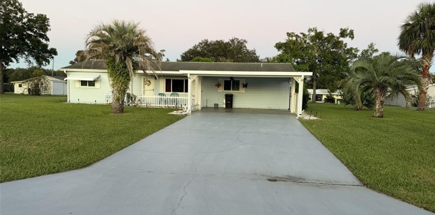 House in Ocala, Florida 3 bedrooms, 135.27 sq.m. № 2400270