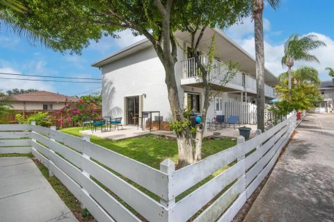 Townhouse in Lantana, Florida 2 bedrooms, 109.25 sq.m. № 2249525 - photo 28