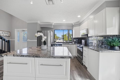 Townhouse in Lantana, Florida 2 bedrooms, 109.25 sq.m. № 2249525 - photo 7