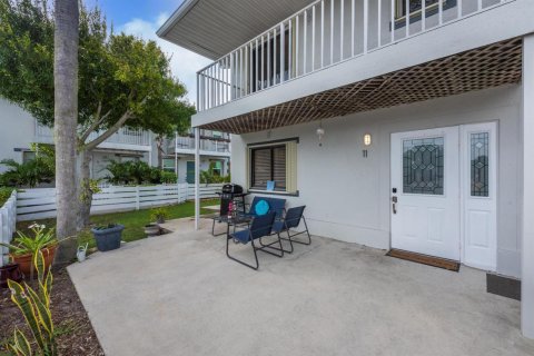 Townhouse in Lantana, Florida 2 bedrooms, 109.25 sq.m. № 2249525 - photo 26