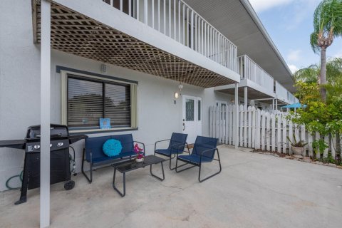 Townhouse in Lantana, Florida 2 bedrooms, 109.25 sq.m. № 2249525 - photo 27