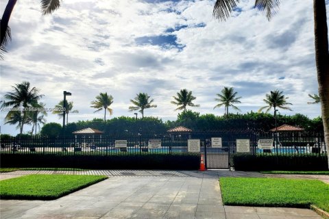 Condominio en venta en Miami Beach, Florida, 1 dormitorio, 68.65 m2 № 1994486 - foto 25