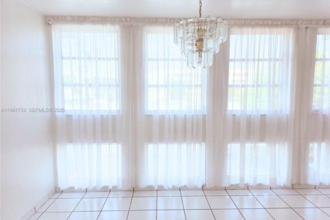 Купить кондоминиум в Майами-Бич, Флорида 1 спальня, 71.26м2, № 2003995 - фото 13