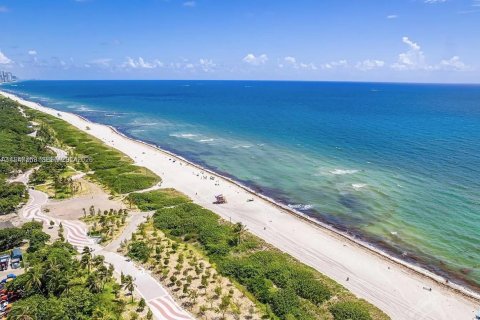 Купить кондоминиум в Майами-Бич, Флорида 1 спальня, 71.26м2, № 2003995 - фото 7