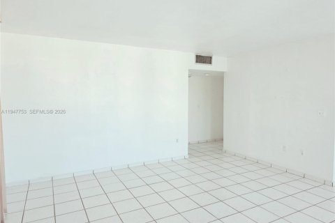 Купить кондоминиум в Майами-Бич, Флорида 1 спальня, 71.26м2, № 2003995 - фото 19