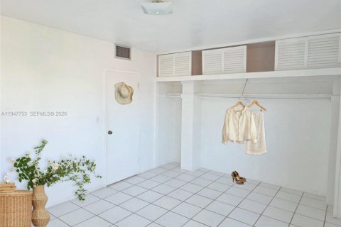 Купить кондоминиум в Майами-Бич, Флорида 1 спальня, 71.26м2, № 2003995 - фото 11