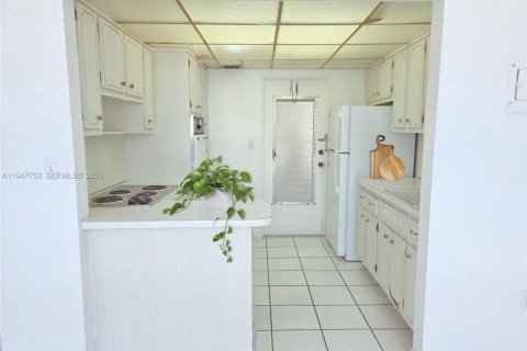 Купить кондоминиум в Майами-Бич, Флорида 1 спальня, 71.26м2, № 2003995 - фото 16