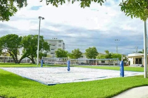 Купить кондоминиум в Майами-Бич, Флорида 1 спальня, 71.26м2, № 2003995 - фото 28